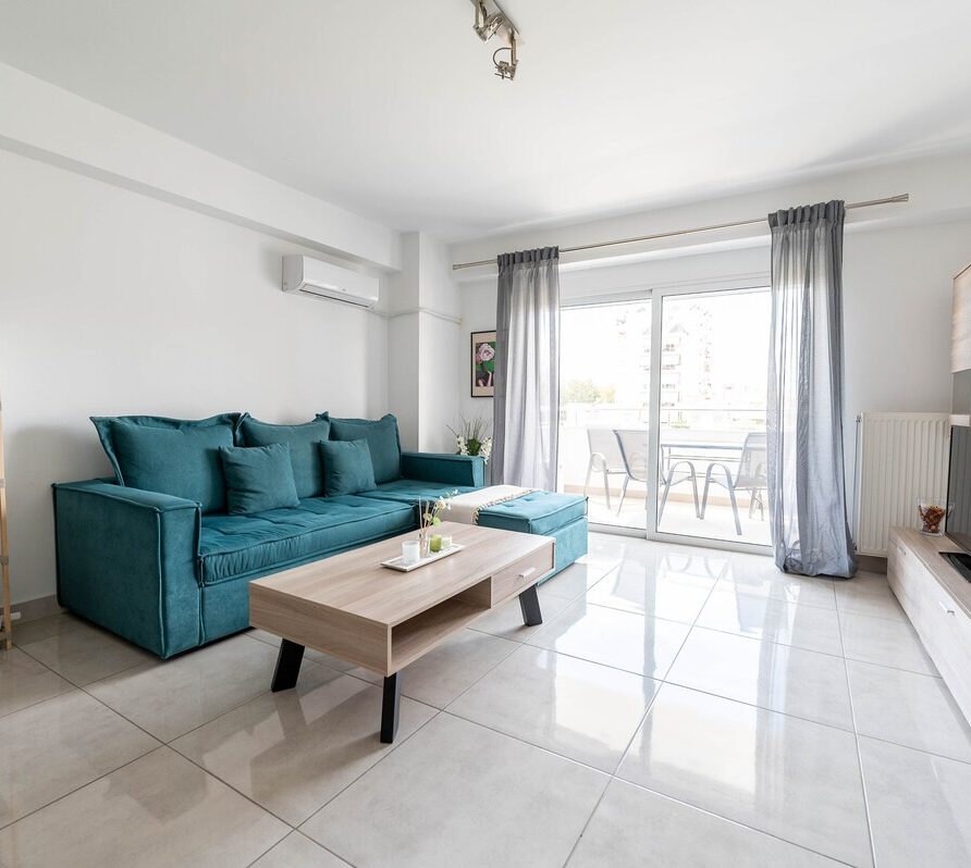 Β8 ΕΡΜΟΥΠΟΛΕΩΣ · Modern spacious apartment located in Piraeus -B8-